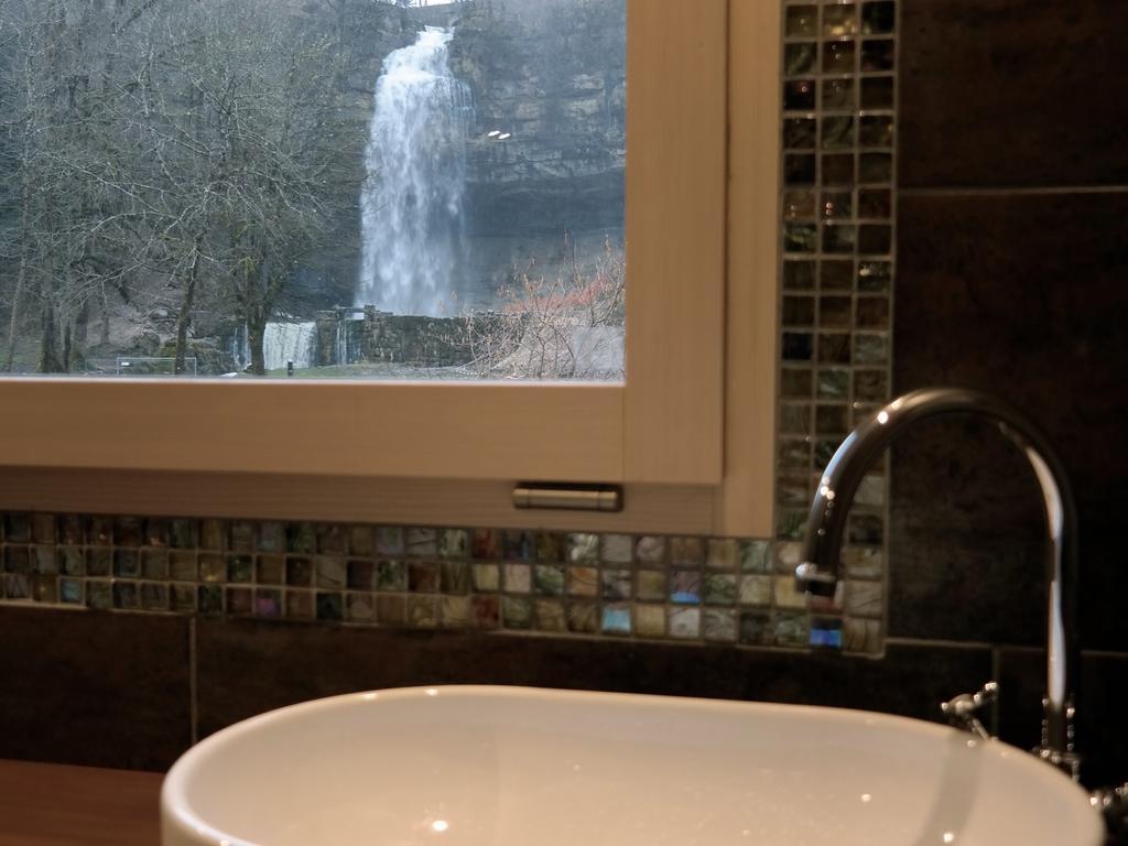 Au Moulin Des Fees - Maison D'Hotes Cascades Du Herisson Bonlieu Kamer foto