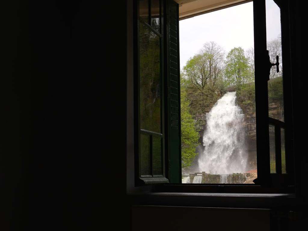 Au Moulin Des Fees - Maison D'Hotes Cascades Du Herisson Bonlieu Kamer foto